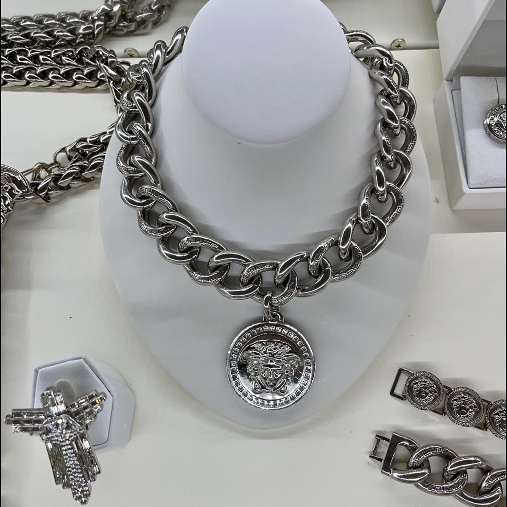 🌟SOLD🌟Versace XL Medallion w crystals Chunky  Style Chain Silver Necklace